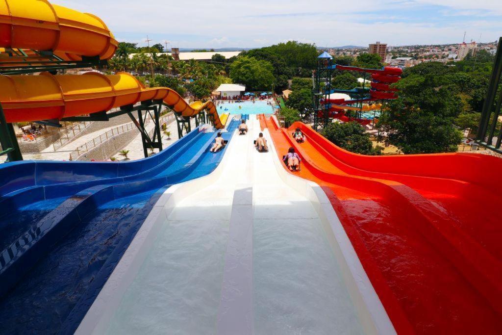 Spazzio Diroma Com Acesso Ao Acqua Park - Temporada Cn Adriele Caldas Novas Extérieur photo